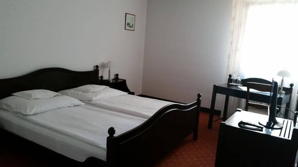 Hotel Zur Traube Moglingen Luaran gambar