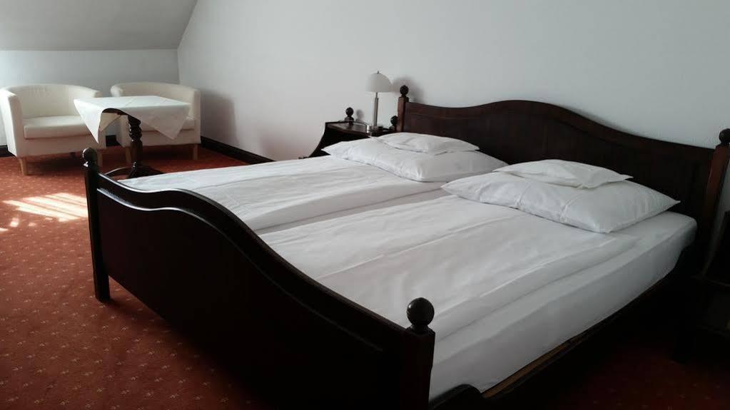 Hotel Zur Traube Moglingen Luaran gambar