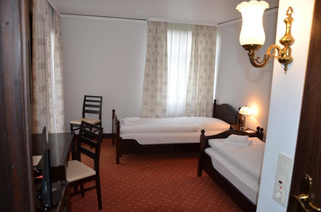 Hotel Zur Traube Moglingen Luaran gambar