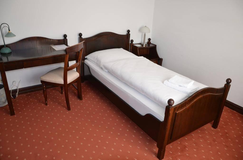 Hotel Zur Traube Moglingen Luaran gambar