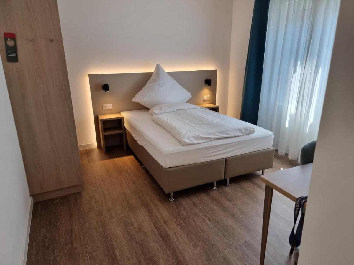 Hotel Zur Traube Moglingen Luaran gambar